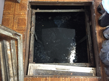 排水管トラブルによる床下浸水_1